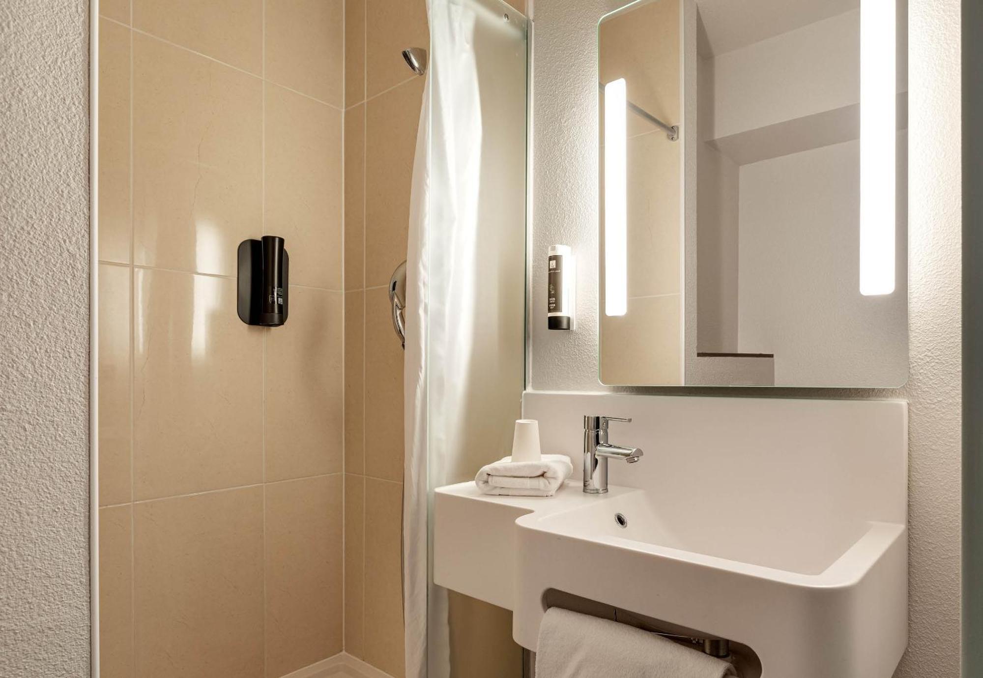 B&B Hotel Lille Tourcoing Centre Екстер'єр фото